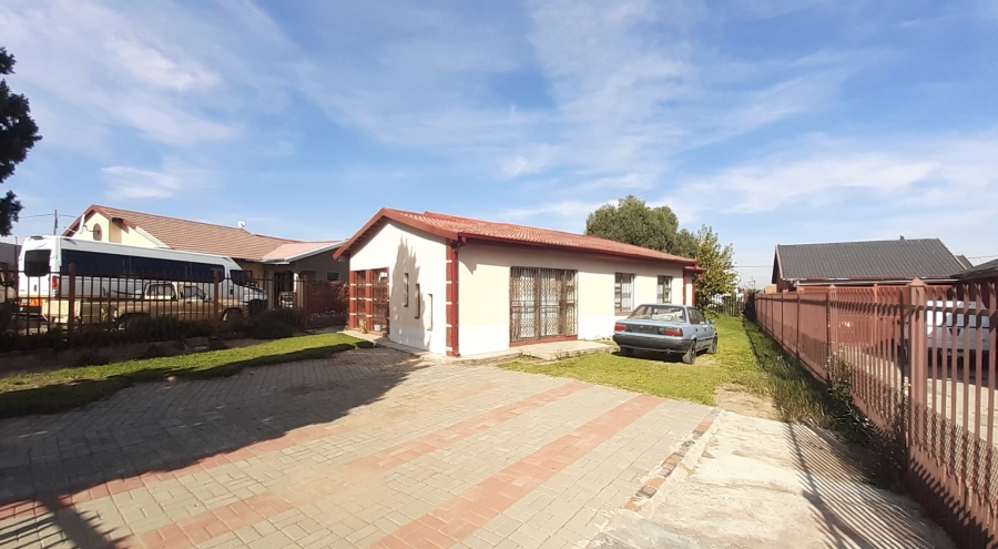 3 Bedroom Property for Sale in Botshabelo Free State